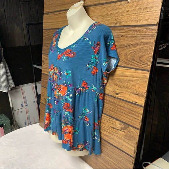 Torrid size 0 baby doll top blue/green/floral pattern - Picture 2 of 10